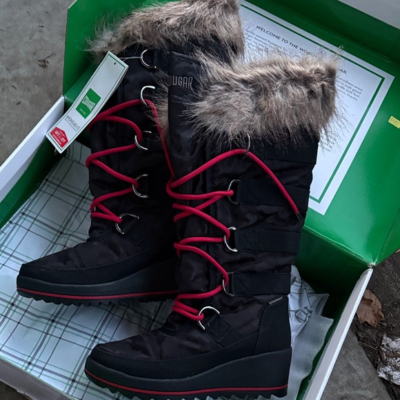 Cougar Black Winter Boots with Red Laces - Picture 3 of 4